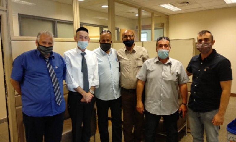 מקלב ונציגי העובדים