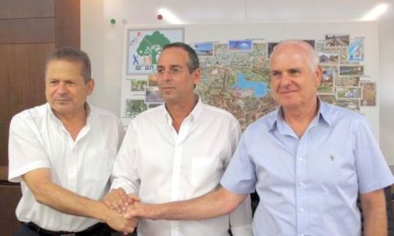 ראשי הערים איציק רוכברגר יונתן יסעור וחי אדיב [צילום: גונן אליאסי]