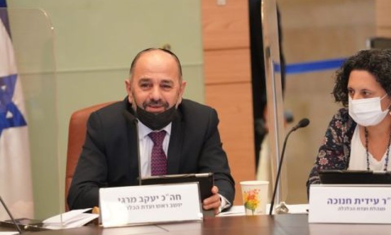 יו"ר הוועדה יעקב מרגי והמנהלת עידית חנוכה [צילום: דני שם-טוב/דוברות הכנסת]