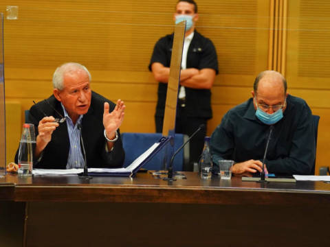 משה יעלון ואבי דיכטר [צילום: עדינה ולמן/דוברות הכנסת]