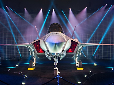 F-35 לכל דורש עשיר [צילום: בת' סטיל, לוקהיד מרטין]