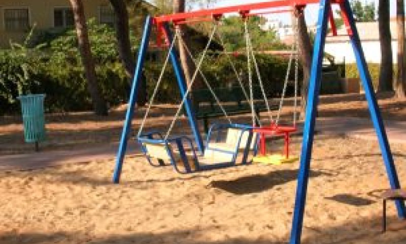 האם ילד בן 3 יכול לטפס על מתקן לילדים בני 6-5? [צילום אילוסטרציה: עומר שיקלר]