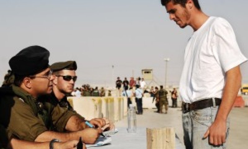 הרגעים האחרונים לפני ההעברה ליריחו [צילום: דובר צה"ל]
