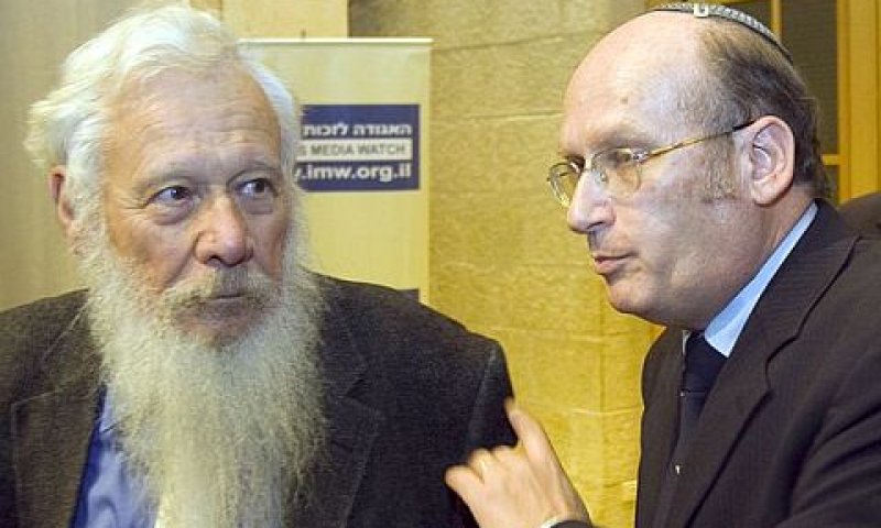 אלי פולק וישראל אומן. ביקורת על התקשורת [צילום: גדעון אבינערי]