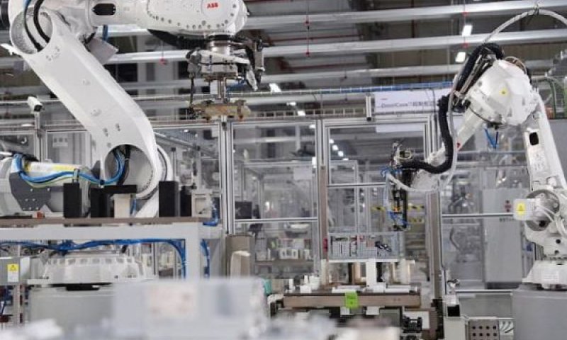 מפעל בסין - ABB. רובוטיקה מלאה, ללא מגע יד אדם [צילום: ABB]