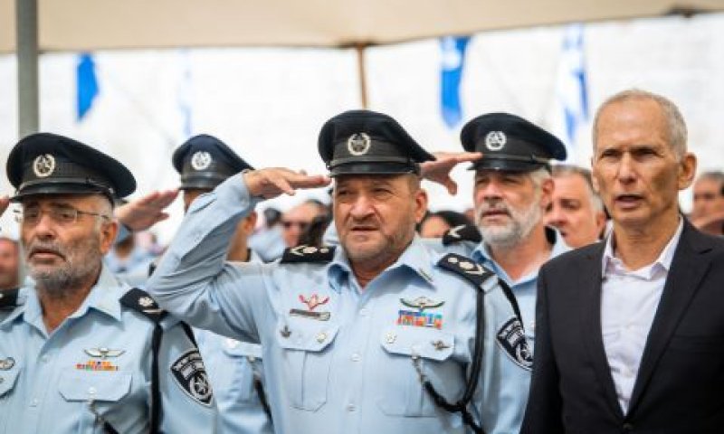 "יהיה להם קשה". בר-לב ומפכ"ל המשטרה [צילום: אריה לייב אברמס/פלאש 90]