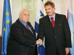אריאל שרון ושר החוץ של לןקסמבורג, ז'אן אסלבורן