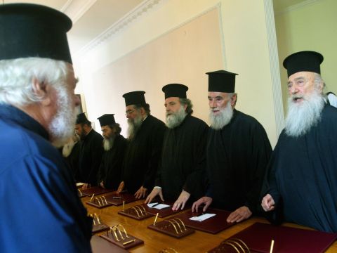 הכמרים המורדים בחרו בפטריארך חדש [AP]