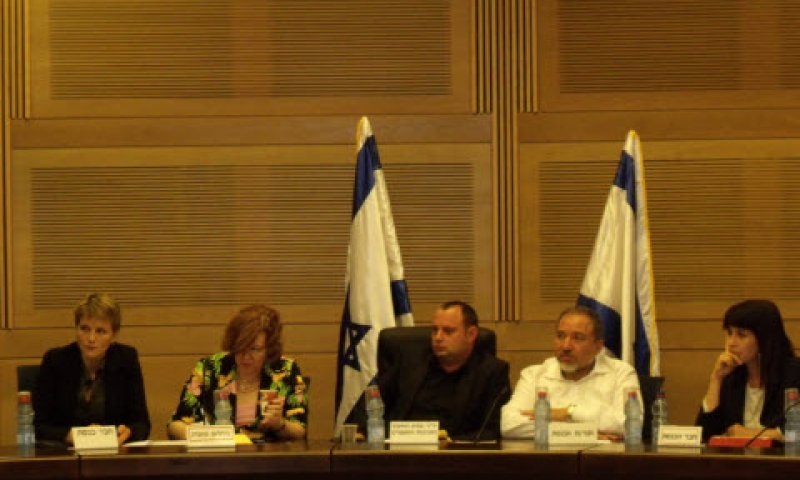 שיפור ההסברה [צילום: שירה בן ציון]