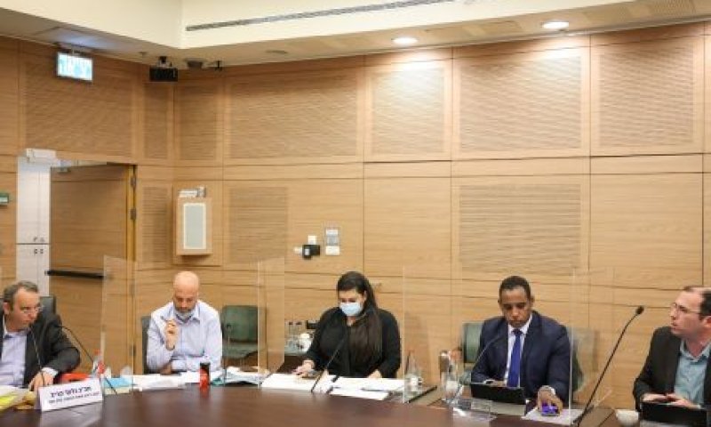 הדיון בוועדת החוקה [צילום: נועם מושקוביץ/דוברות הכנסת]