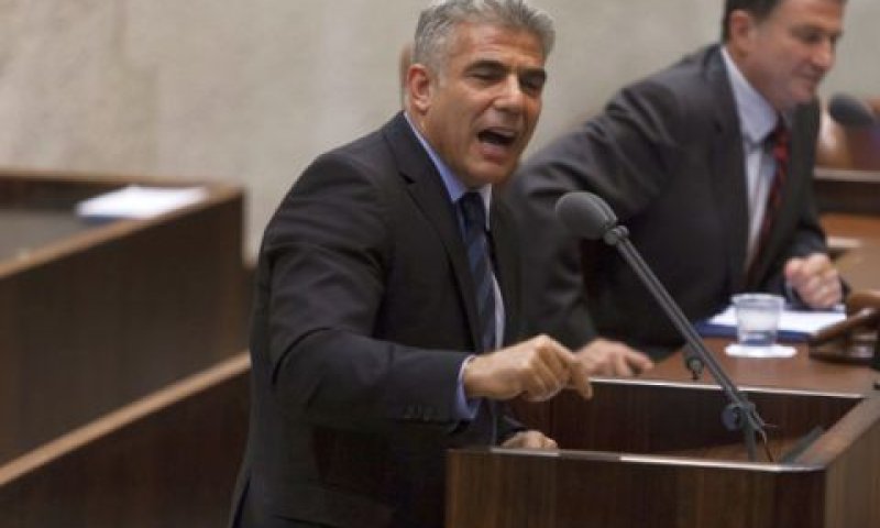 לפיד תוקף. "לאופוזיציה נשאר רק להתנגח" [צילום: פלאש 90]