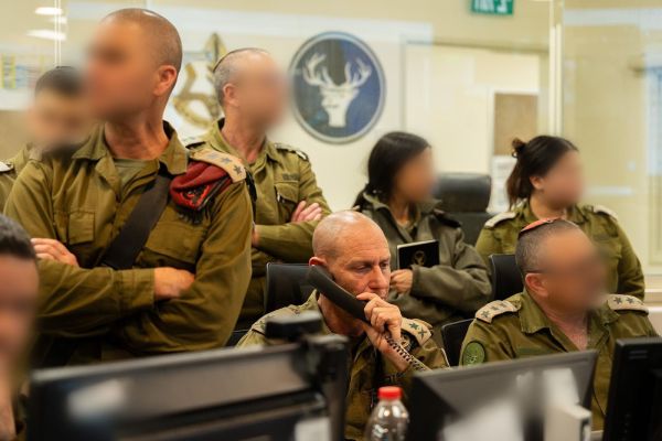 האלוף רפי מילוא בהערכת המצב בפיקוד צפון [צילום: דובר צה"ל]