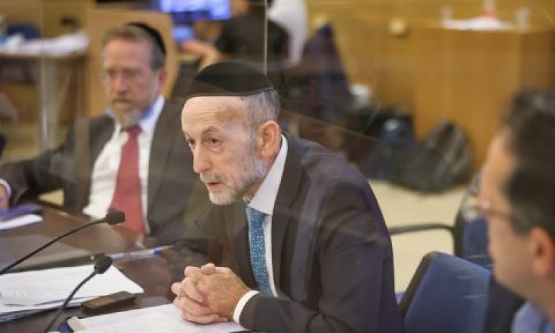 דגל התורה. מאוגפת ע"י הפלג הירושלמי [צילום: נועם מושקוביץ/דוברות הכנסת]