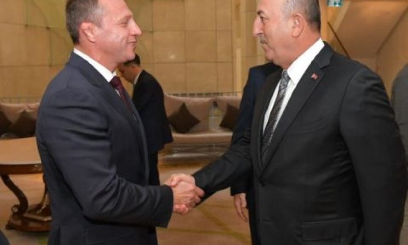 רזבוזוב עם החוץ של טורקיה מבלוט צ'בושולו [צילום: שלומי אמסלם, לע"מ]