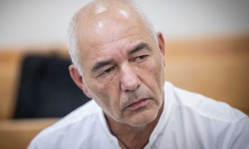 פישר. מצוי בתחילת עדותו [צילום: חיים גולדברג, פלאש 90]