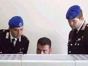 בוחנים את המערכות [צילום: AP]
