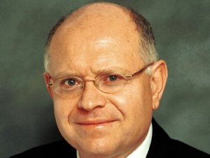 מוסמך לחתום. איזי כהן [צילום: אסף שילה/ישראל סאן]