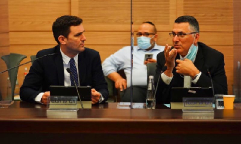 גדעון סער ואיתן גינזבורג [צילום: עדינה ולמן/דוברות הכנסת]