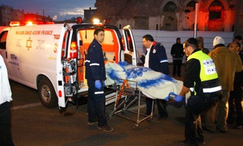 פינוי הפצועים לקבלת טיפול [צילום: דוברות מד"א]