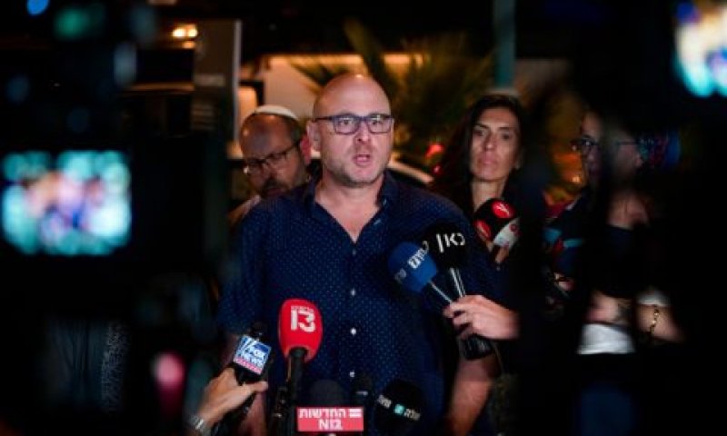 נציג משפחות חטופים לאחר בפגישה עם ראש הממשלה נתניהו [צילום: אבשלום ששוני/פלאש 90]