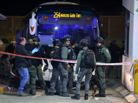 זירת הפיגוע, הערב סמוך לשועפט [צילום: יונתן זינדל, פלאש 90]