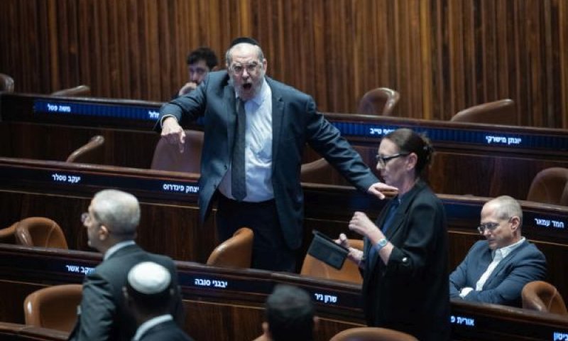 רעש במליאה [צילום: יונתן זינדל/פלאש 90]