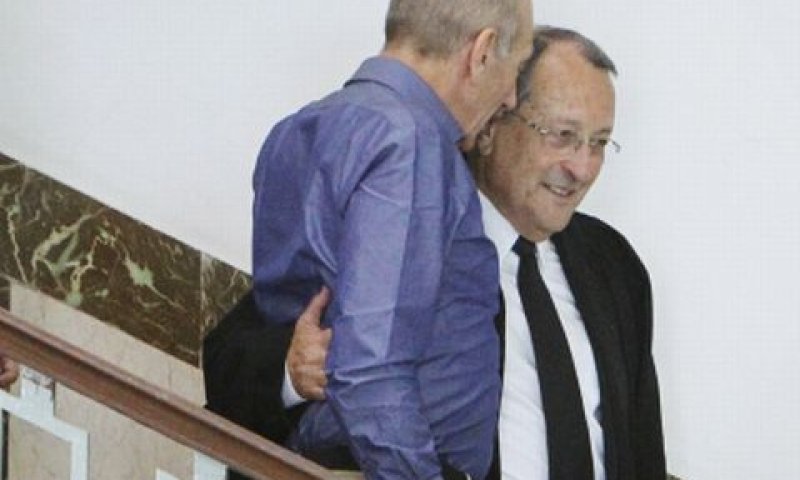 זהר ואולמרט. ידידות במישור האישי [צילום: פלאש 90]
