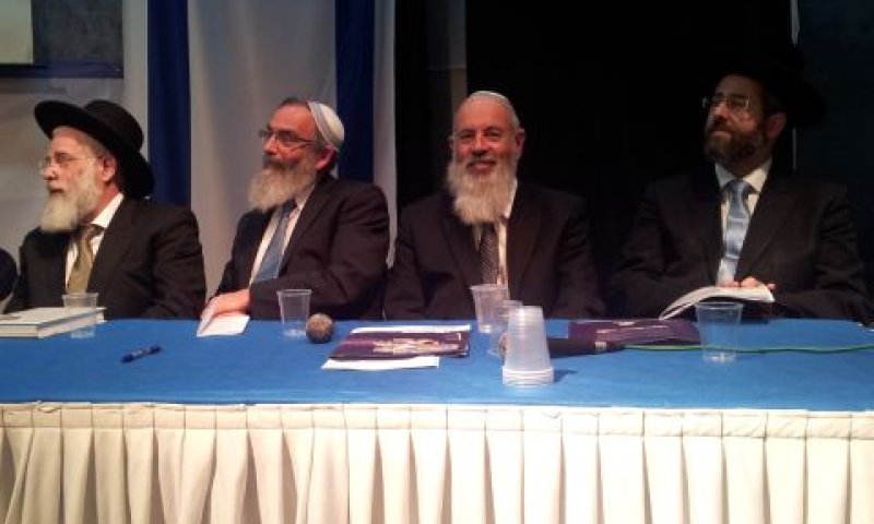 מימין לשמאל: הרבנים דוד לאו, אליעזר איגרא, דוד סתיו ויעקב שפירא