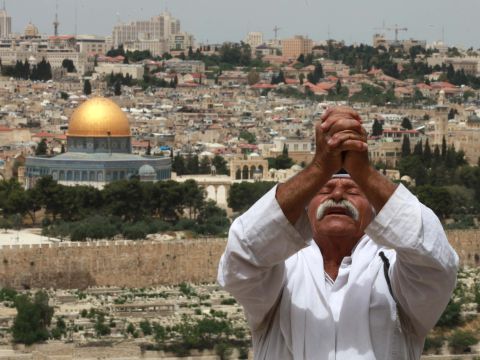 אופטימיים [צילום: פלאש 90]