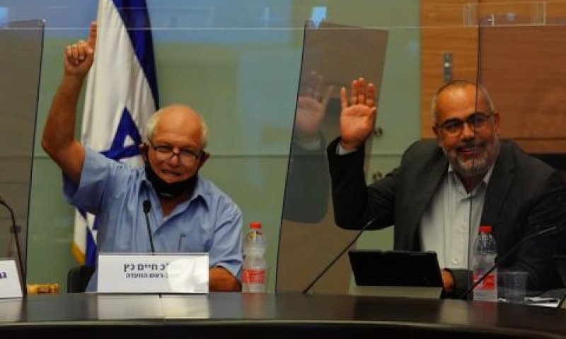 ההצבעה בוועדה [צילום: דוברות הכנסת - עדינה ולמן]