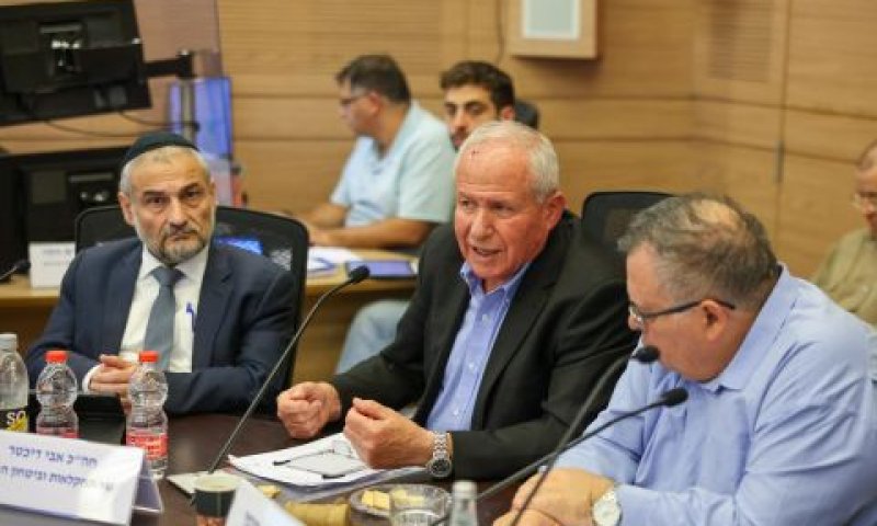 דוד ביטן, אבי דיכטר, משה אבוטבול [צילום: נועם מושקוביץ/דוברות הכנסת]