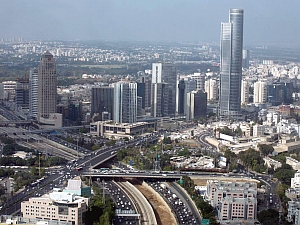 נוחתים בתל-אביב בגלל מזג-האוויר