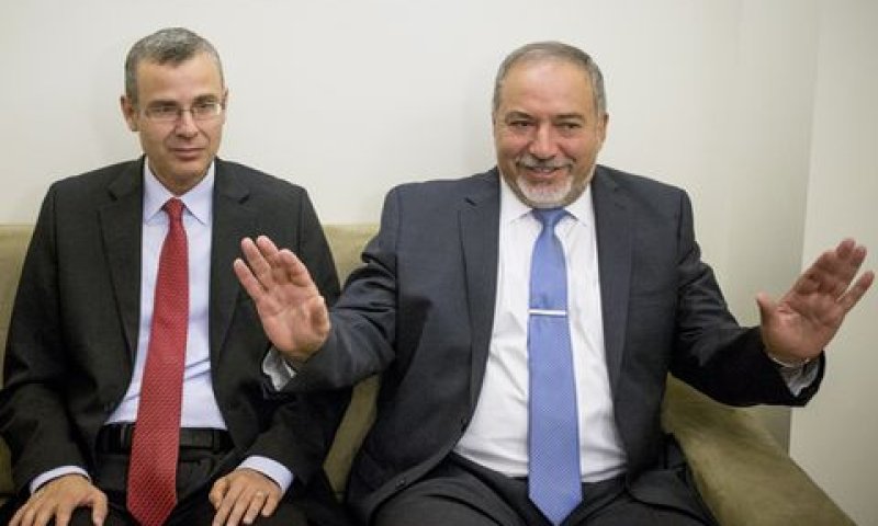 ליברמן ולוין. מגעים מתקדמים [צילום: יונתן זינדל/פלאש 90]