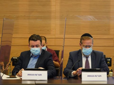 יצחק פינדרוס ויבגני סובה [צילום: שמוליק גרוסמן]