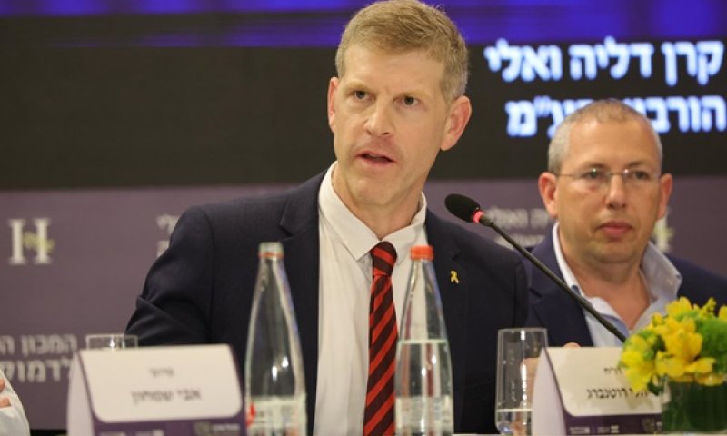 החשב הכללי רוטנברג. שיקוף לשימוש במרחב הפיסקלי בתקופה מורכבת [צילום: עודד קרני]