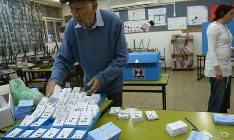 נגישות לגיל הזהב [צילום: אוליביה פיטוסי/פלאש 90]