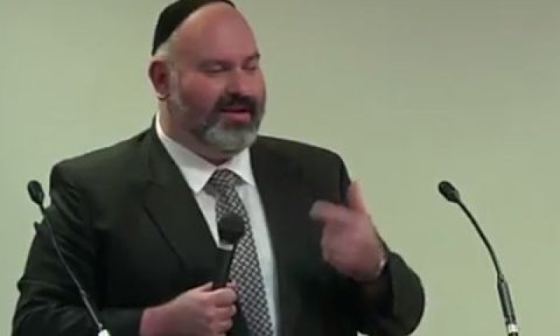 הרב שטסמן.התיר לפרסם [צילום: יוטיוב]