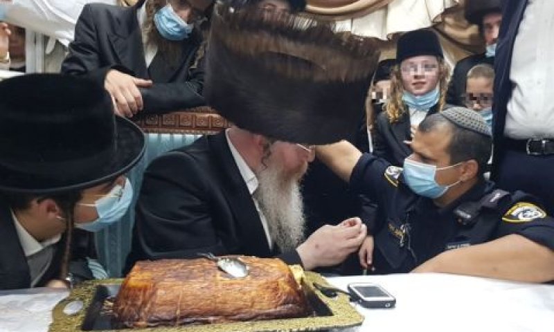 השוטר מסביר לאדמו"ר