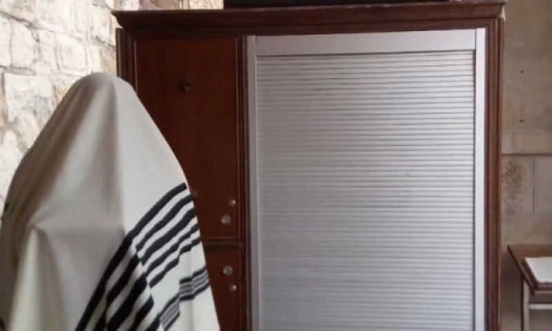 כהן ברחבת הכותל ביום שישי