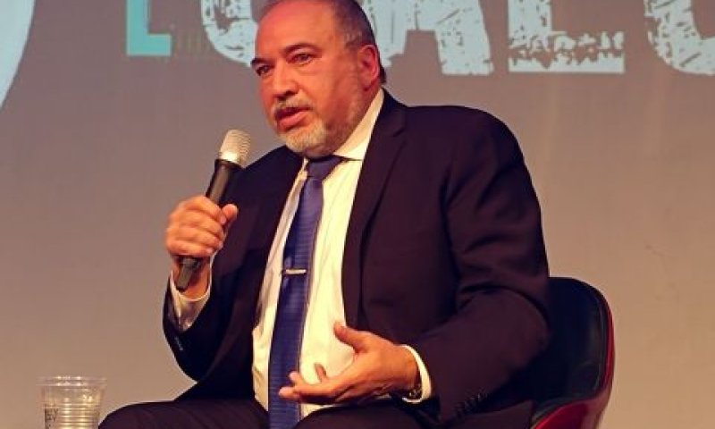 ליברמן. אין שליטה מרחוק [צילום: דוברות שר הביטחון]