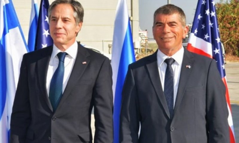 שר החוץ אשכנזי ומזכיר המדינה בלינקן, היום בנתב"ג [צילום: משרד החוץ]