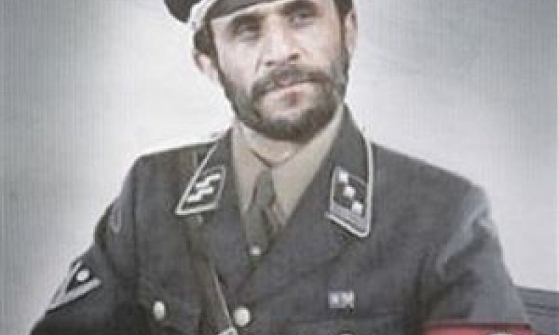 פוסטר שאחזו מפגינים אירנים באיסלמבאד השבוע [צילום: AP]