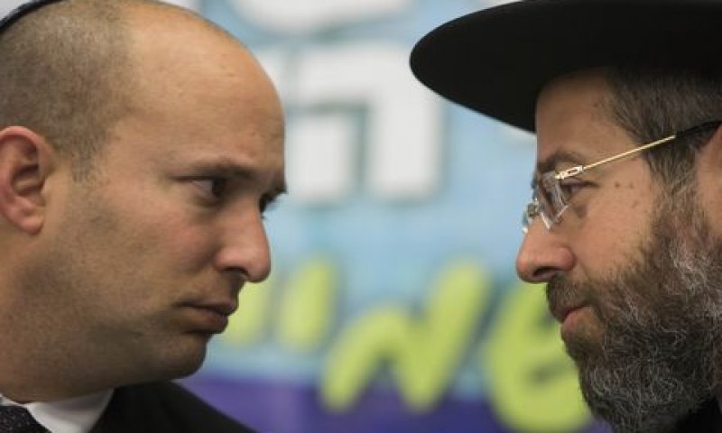 בנט. הרב לאו הוא הסמכות [צילום: יונתן זינדל/פלאש 90]