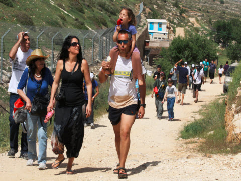 מטיילים [צילום: פלאש 90]