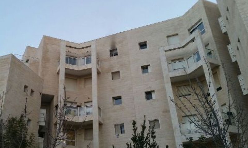 הדירה שנשרפה [צילום: דוברות מד"א]