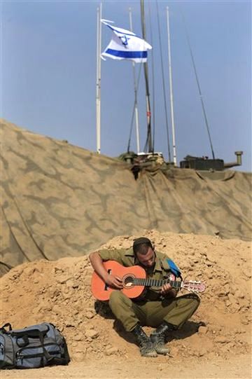 רגע של הפוגה [צילום: AP]