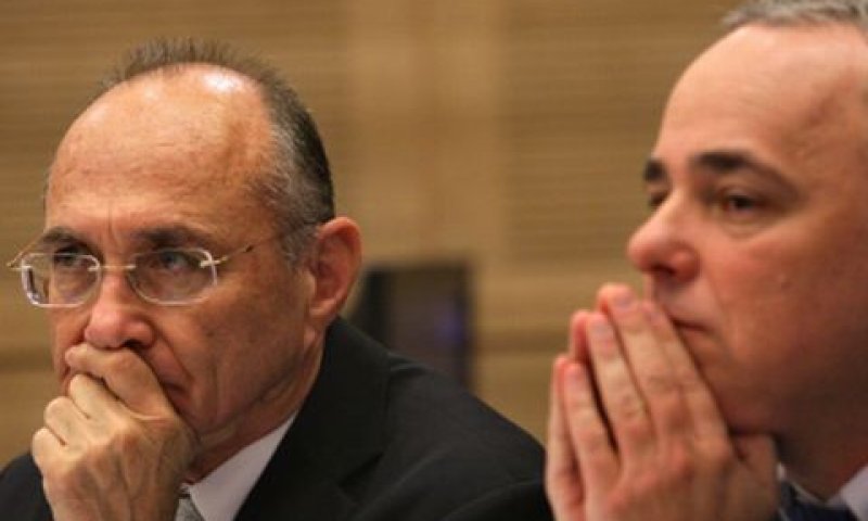 שר האוצר יובל שטייניץ ושר התשתיות עוזי לנדאו, בוועדה [צילום: פלאש 90]