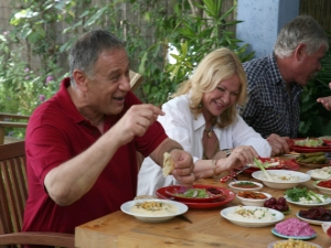 אפשר גם להנות