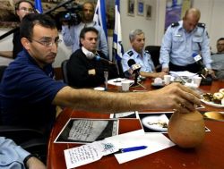 אמיר גנור מרשות העתיקות, במסיבת העיתונאים