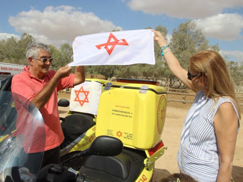 חלוקת רכבי מד"א בספינת המדבר בנגב [צילום: דוברות מד"א]